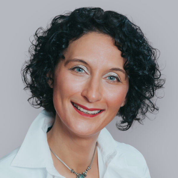 Dr Daniela Hudi