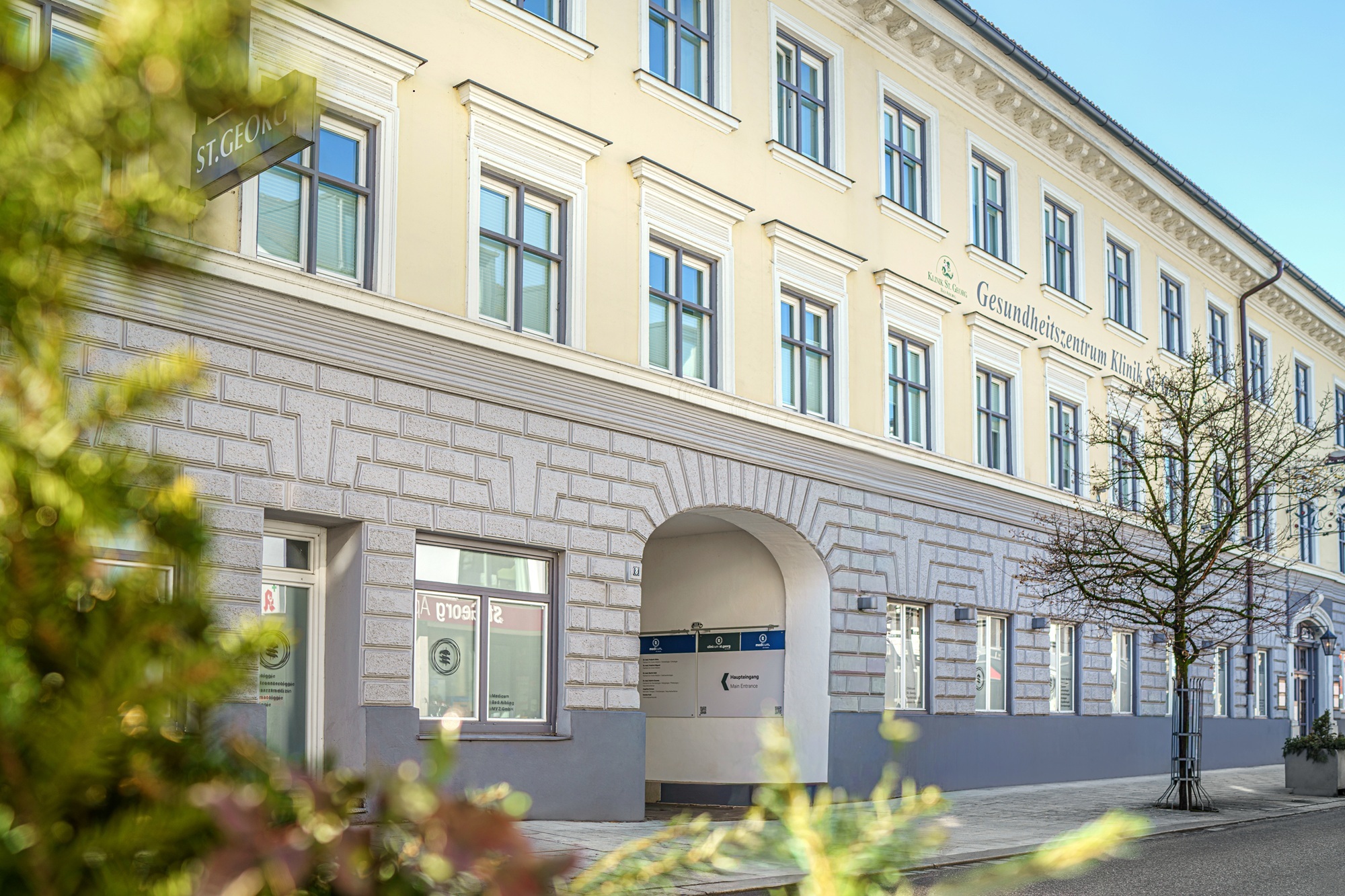 Ansicht Eingang_Clinicum St. Georg Bad Aibling