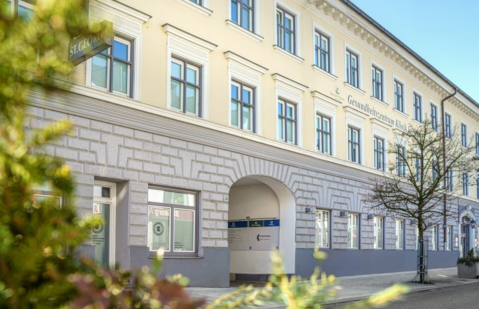 Ansicht Eingang_Clinicum St. Georg Bad Aibling